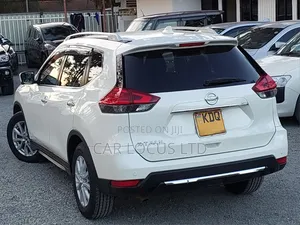 Nissan X-Trail 2.0 Petrol AWD 2017 White