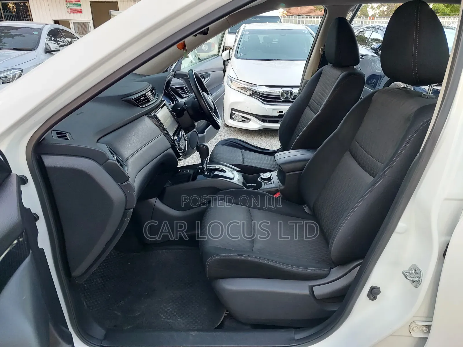 Nissan X-Trail 2.0 Petrol AWD 2017 White