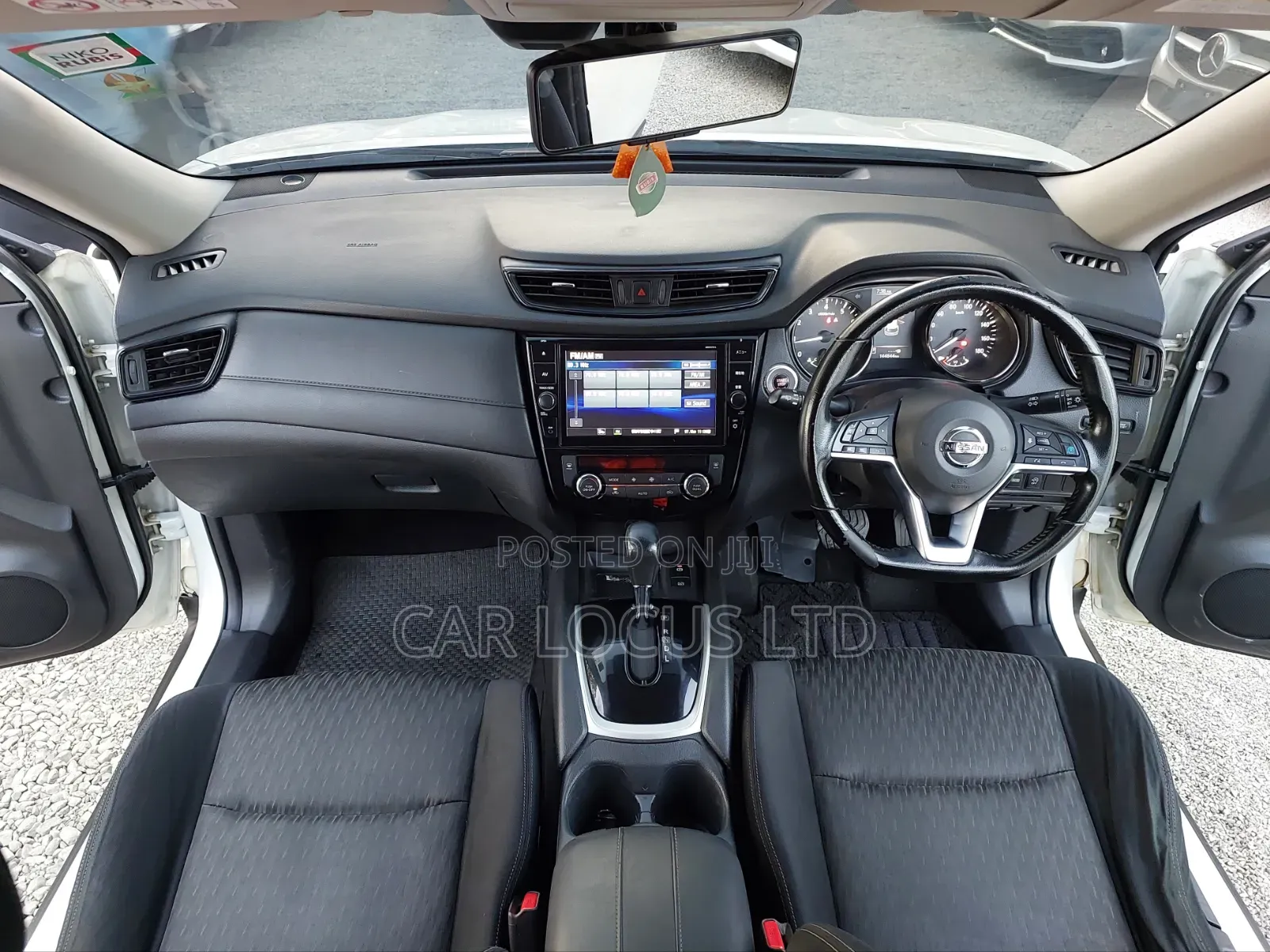Nissan X-Trail 2.0 Petrol AWD 2017 White