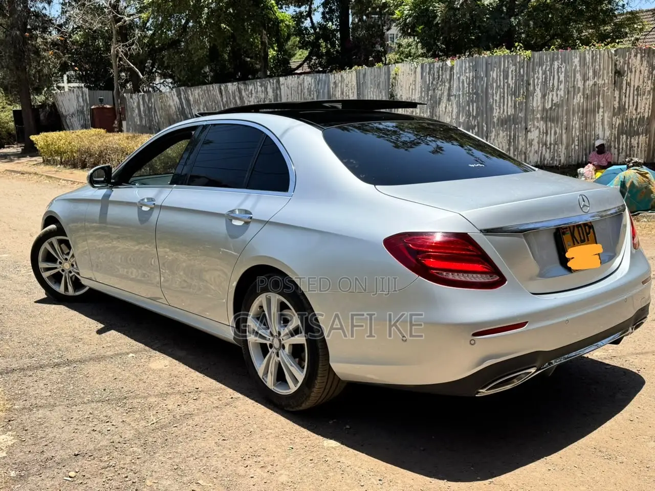 Mercedes-Benz E200 2017 Blue