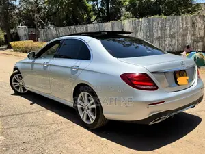 Mercedes-Benz E200 2017 Blue