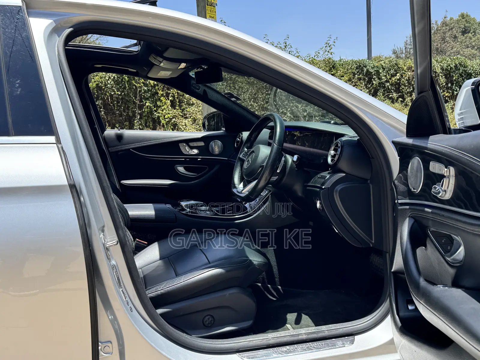 Mercedes-Benz E200 2017 Blue