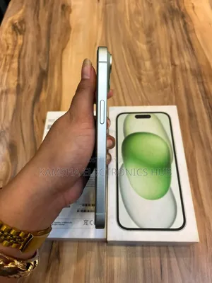 New Apple iPhone 15 256 GB Green
