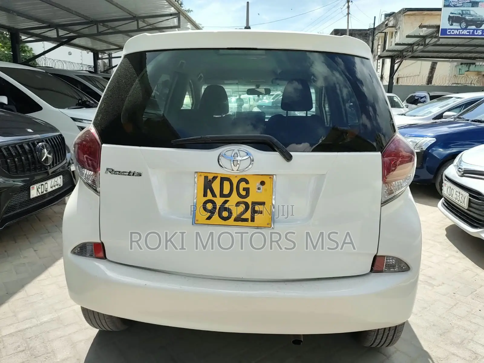 Toyota Ractis 2014
