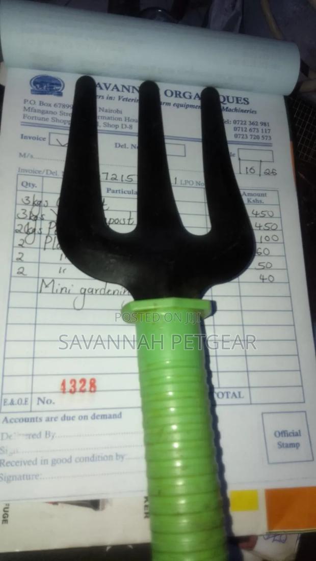 Iron Gardening Hand Fork - main view