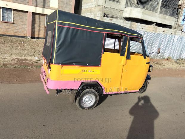 Piaggio Scooter 2019 Yellow - thumbnail 4