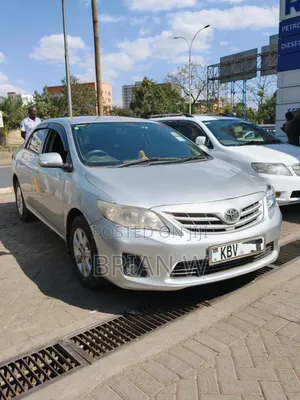 Toyota Corolla 2012 Silver