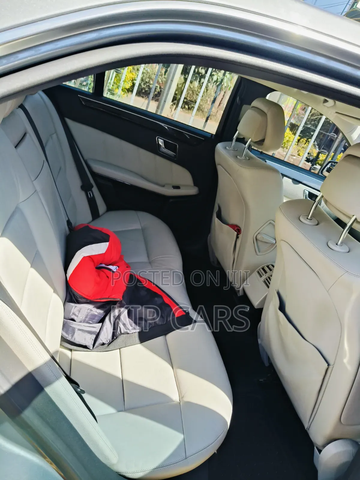 Mercedes-Benz E250 2010 Blue