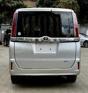 Toyota Noah 2.0 FWD (8 Seater) 2019 Silver