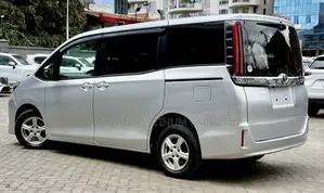 Toyota Noah 2.0 FWD (8 Seater) 2019 Silver