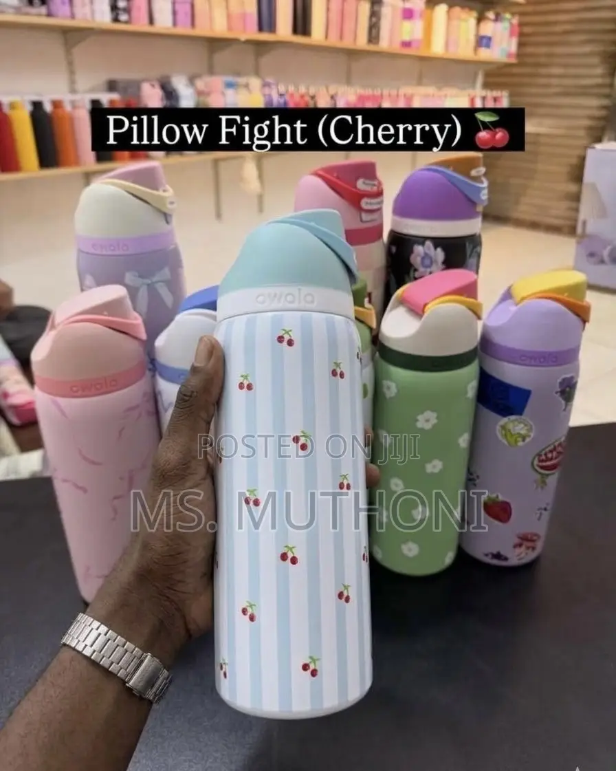 Pillow Fight (Cherry)"Owala FreeSip Stainless Steel Water Bottle (945