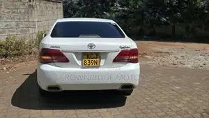 Toyota Crown 2009 White