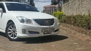 Toyota Crown 2009 White