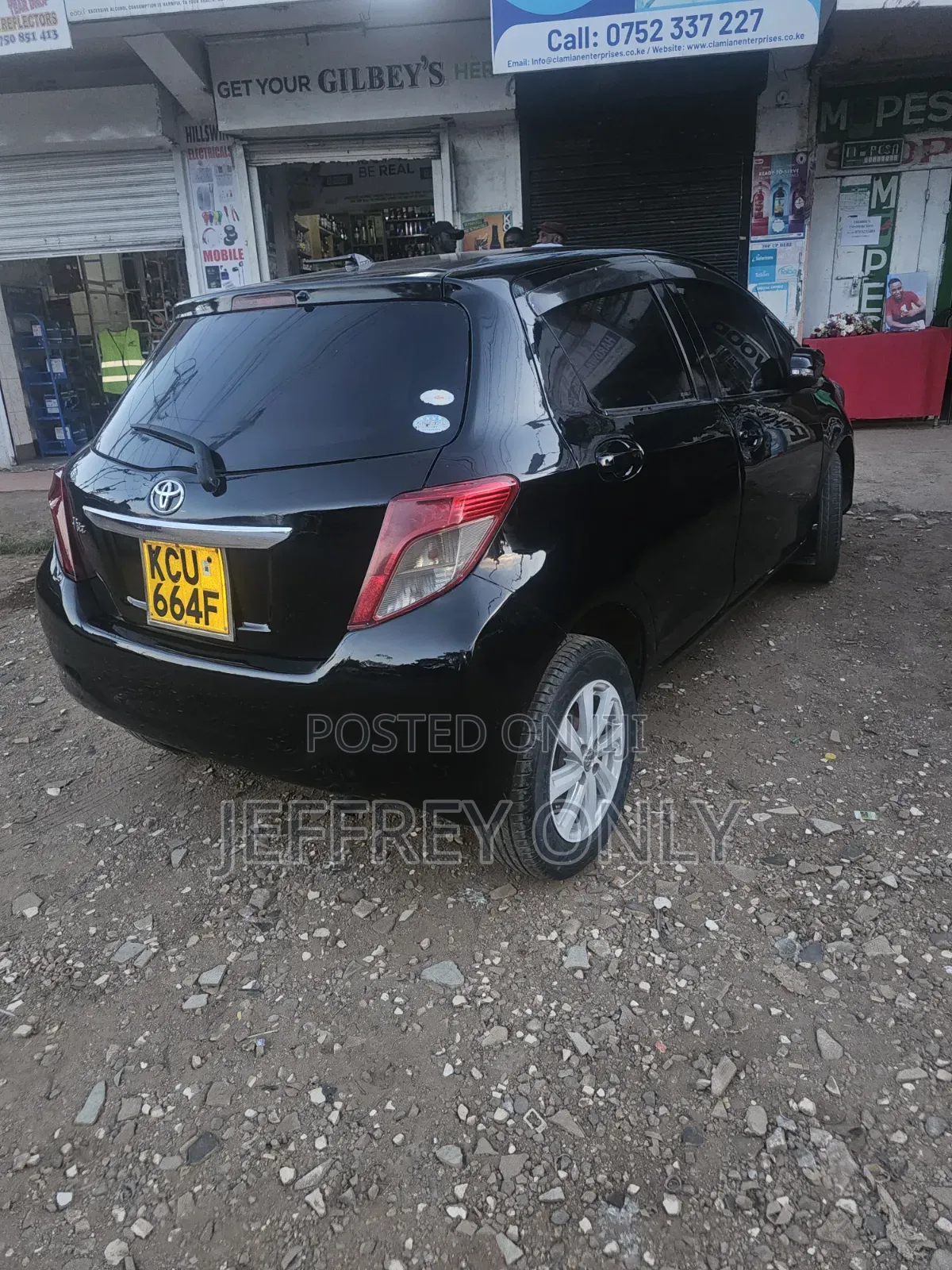 Toyota Vitz 2011 Black