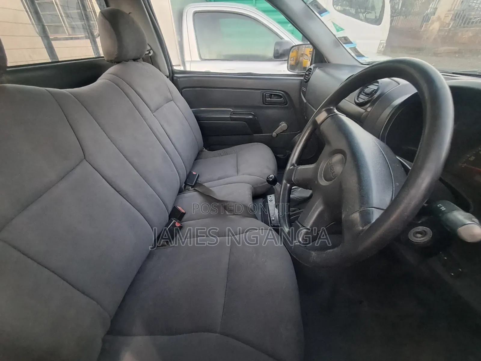 Isuzu D-MAX 2010 White