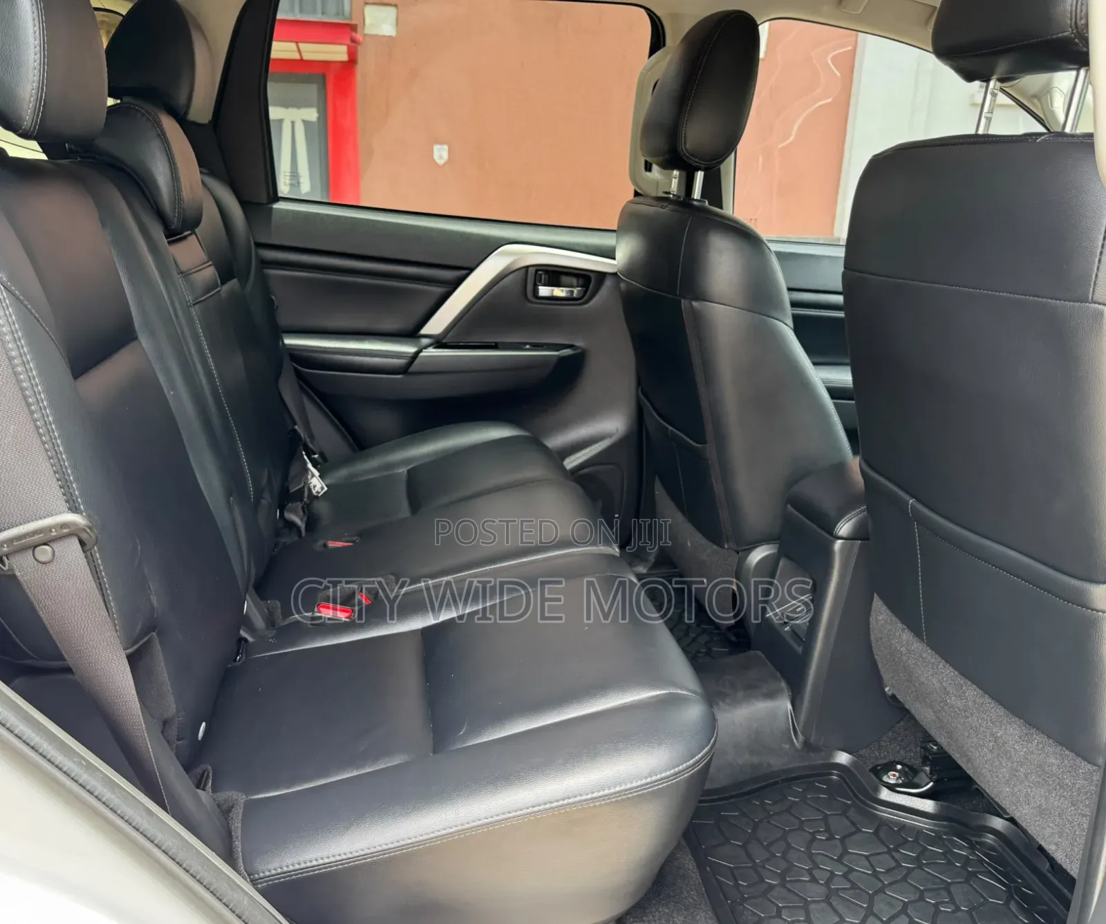 Mitsubishi Pajero Sport 2022 White