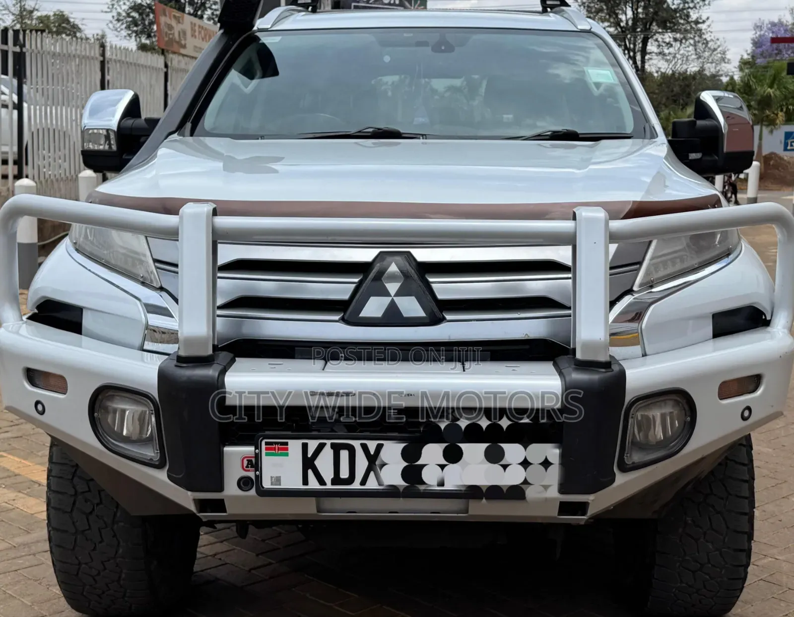 Mitsubishi Pajero Sport 2022 White