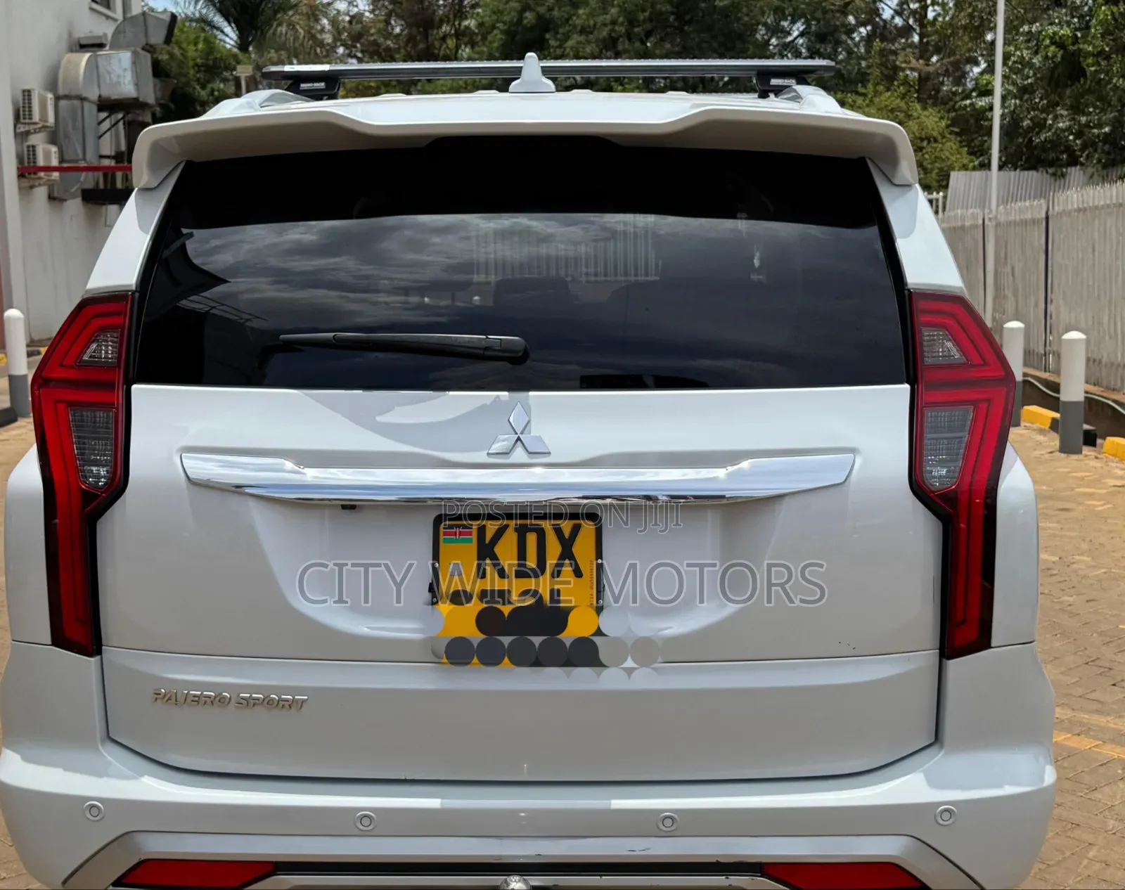 Mitsubishi Pajero Sport 2022 White