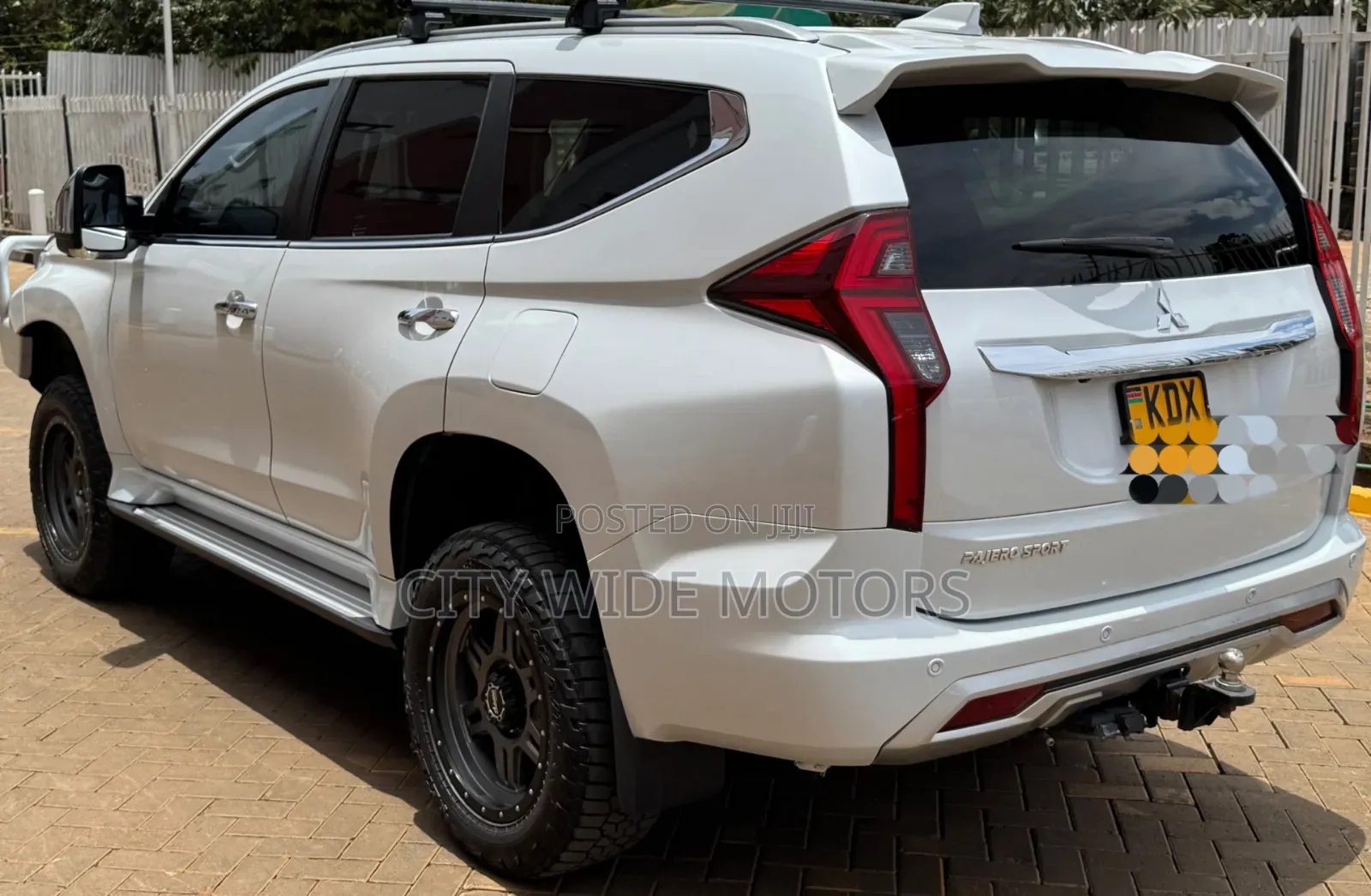 Mitsubishi Pajero Sport 2022 White