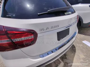 Mercedes-Benz GLA-Class 2019 White