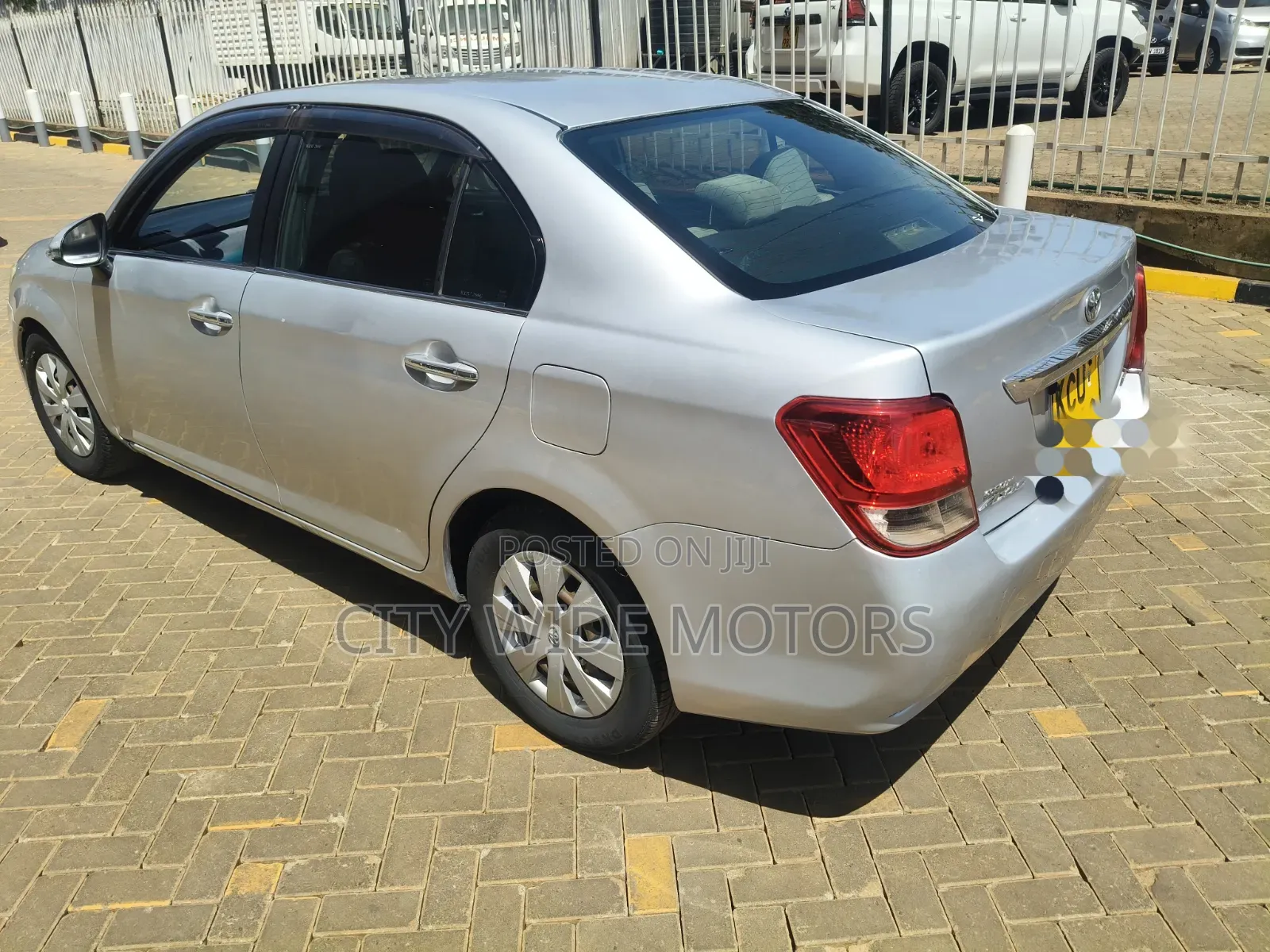 Toyota Axio 1.5 X 2WD 2012 Silver