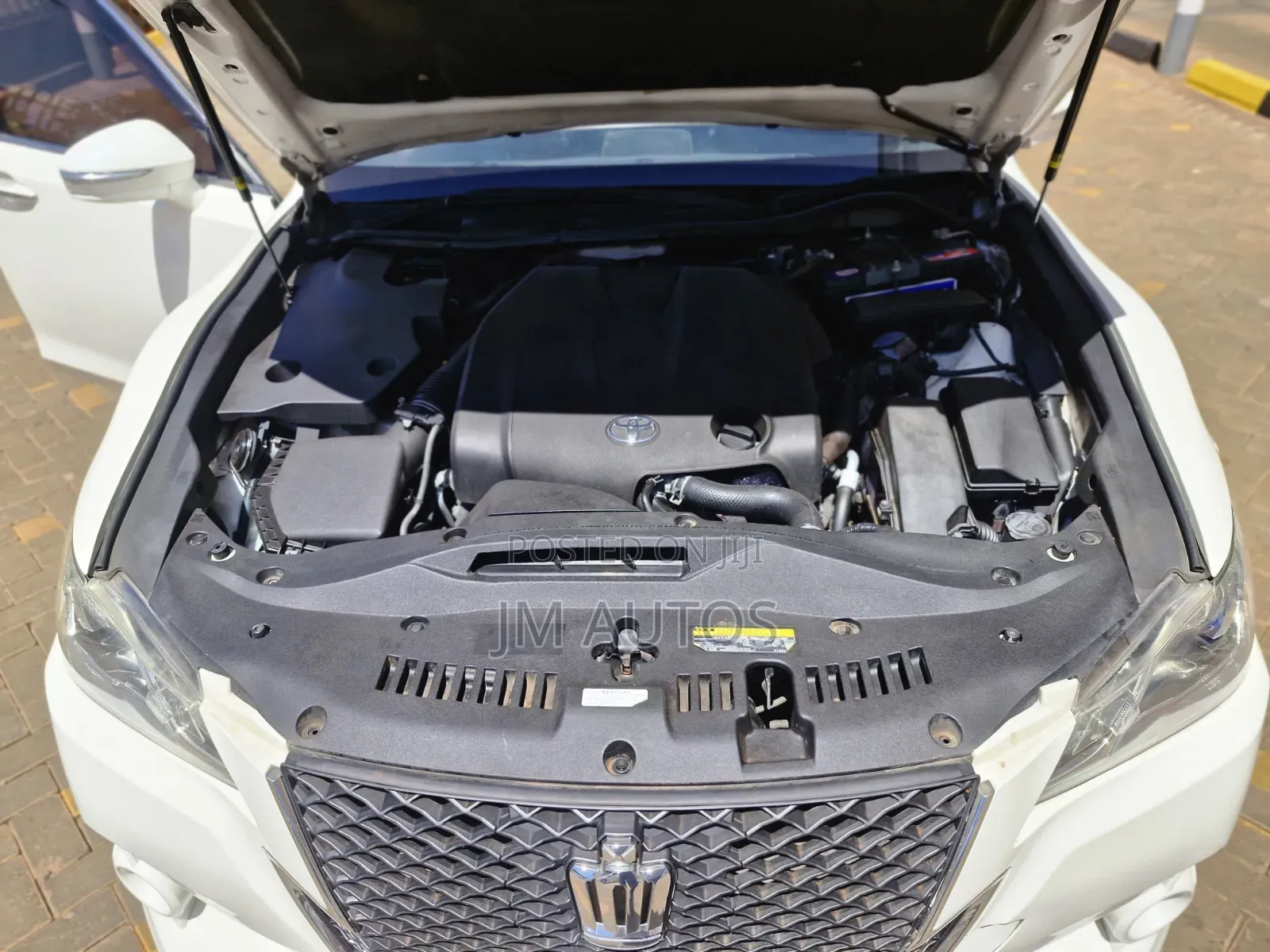 Toyota Crown 2015 White