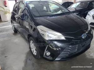 Toyota Vitz 1.5 FWD Hybrid 5dr 2019 Black