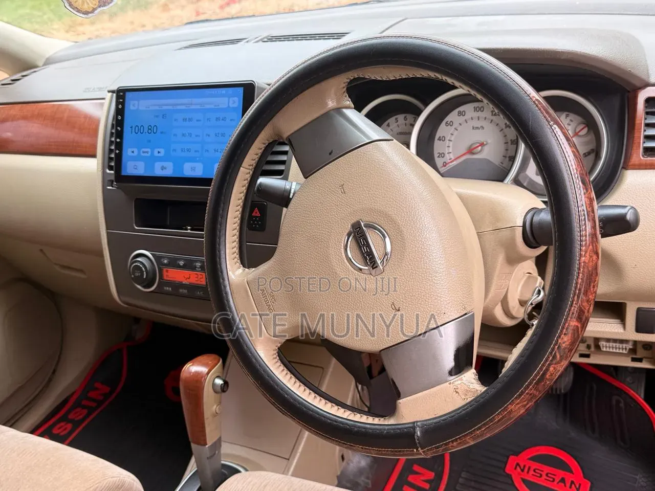 Nissan Tiida 2009 Gold