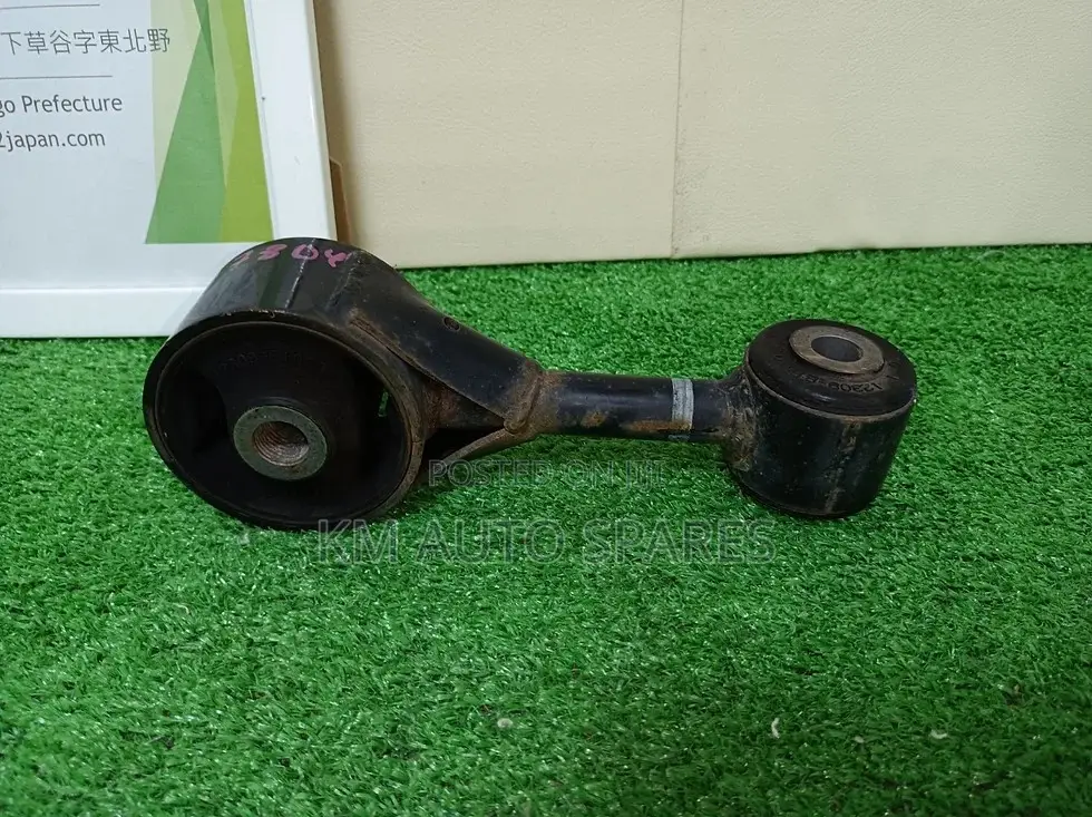 Toyota Passo Sette Engine Mount.