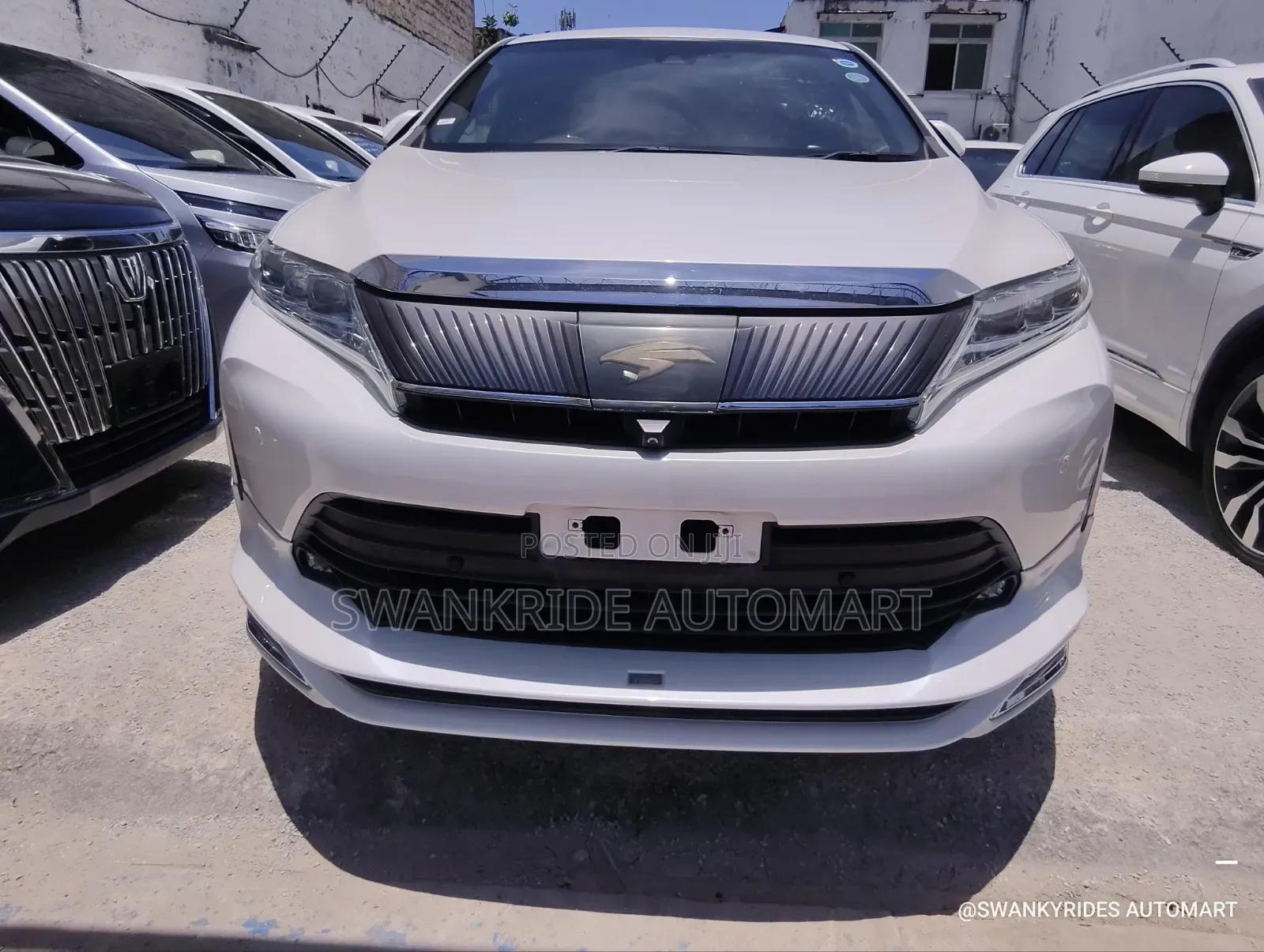 Toyota Harrier 2.0 2019 Green