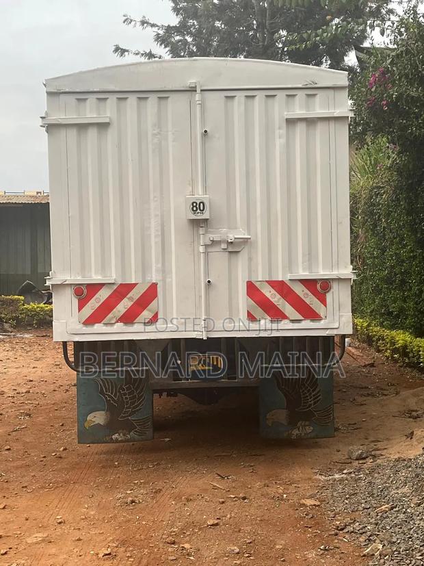 Isuzu NQR 2025 White - thumbnail 2