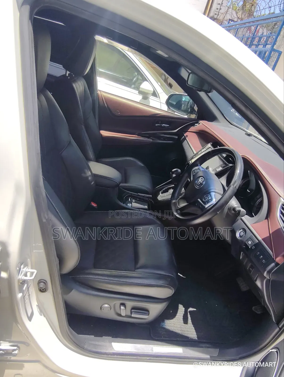Toyota Harrier 2.0 2019 Green