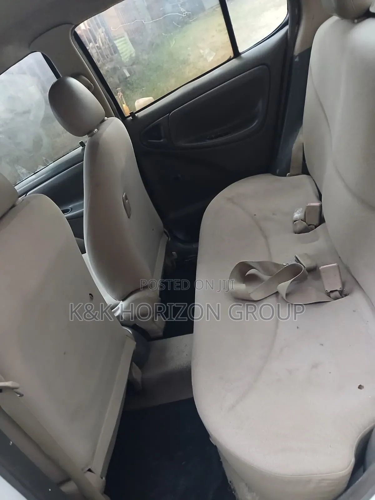 Toyota Platz 2000 White