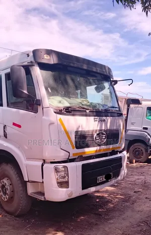 Faw J380 Prime Mover KCX 2020 White