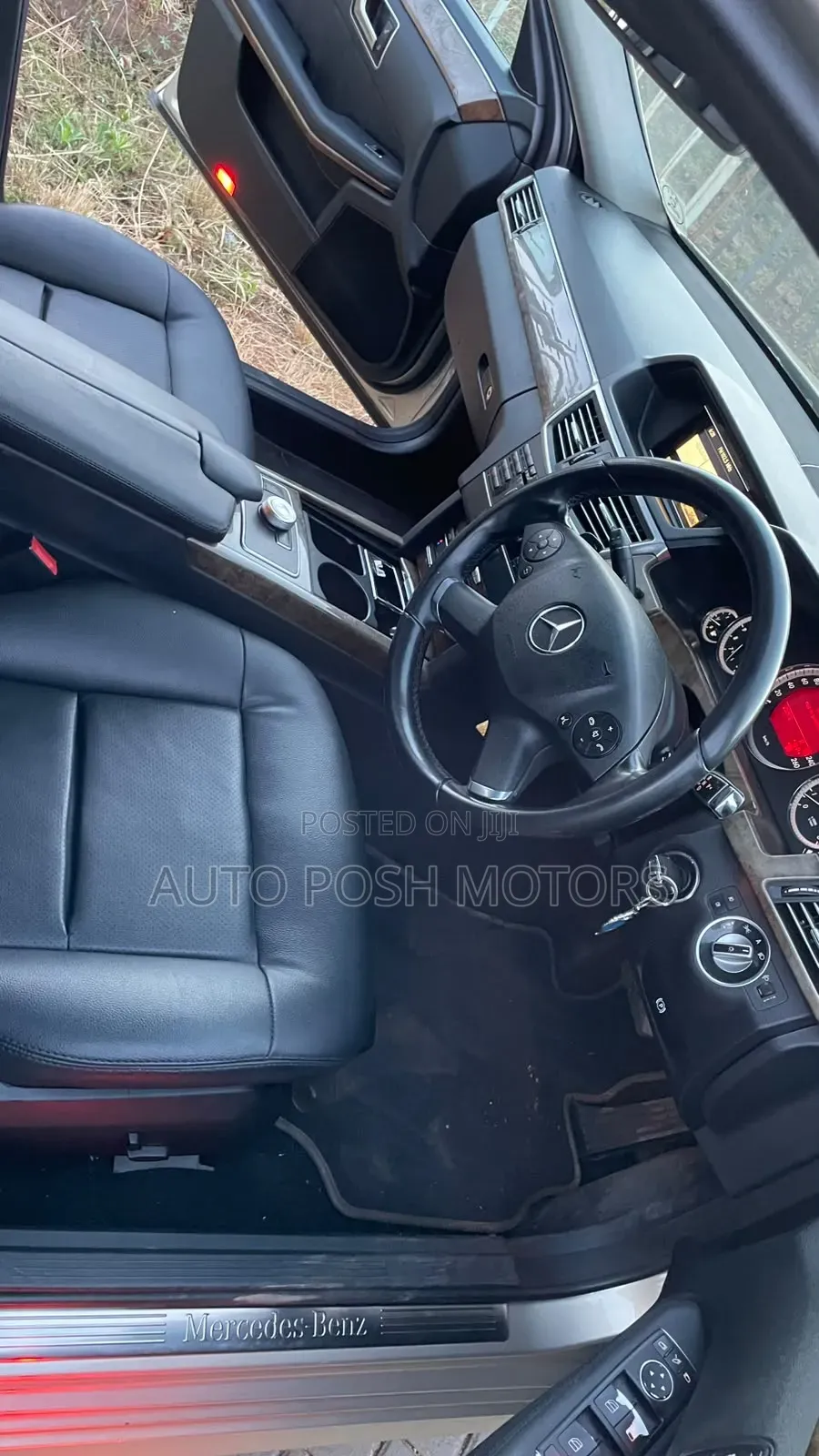 Mercedes-Benz E300 2011 Beige