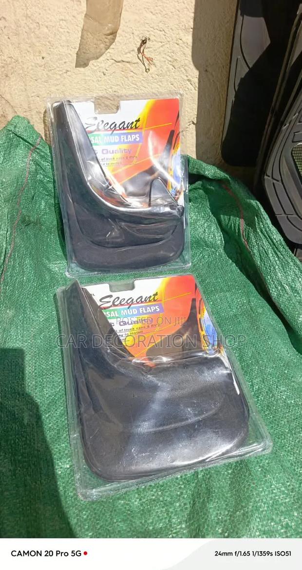 Universal 4pc Elegant Universal Car Mudflaps - thumbnail 2