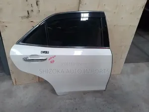 R Door Assy Rh Toyota Crown Aws210 2015