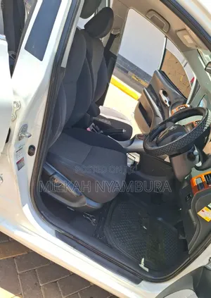 Toyota Auris 2012 White