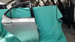 R Door Assy Rh Lexus Is Gse20 2006