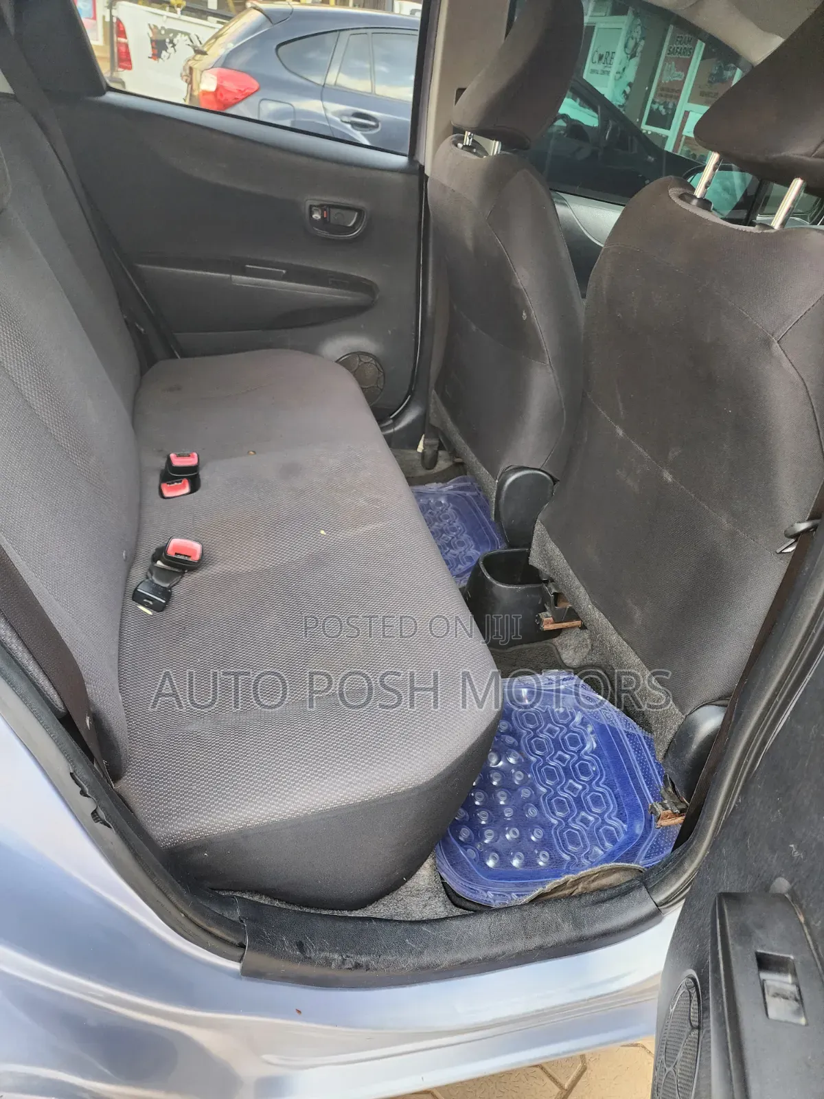 Toyota Vitz 2013 Silver