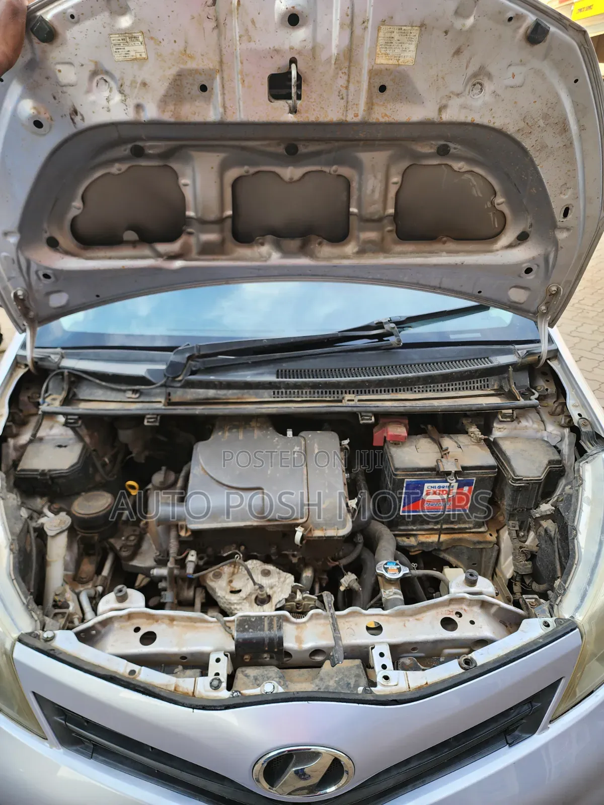 Toyota Vitz 2013 Silver