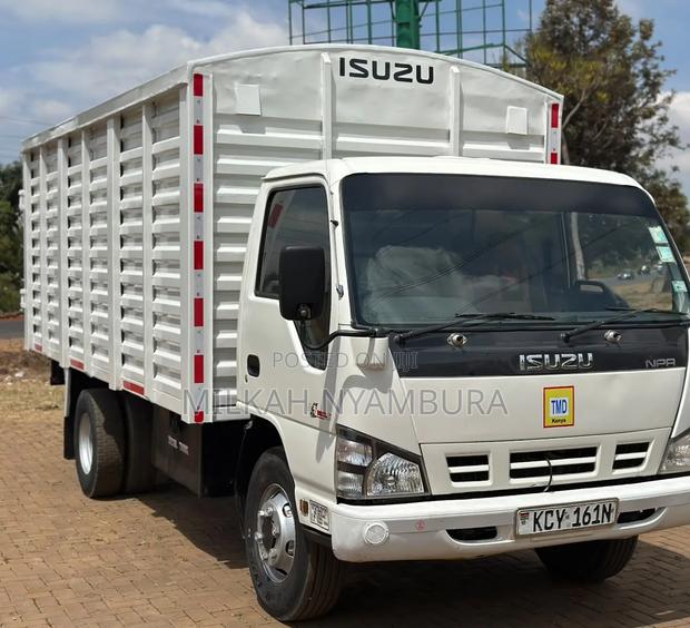 Isuzu NPR Local 2020 White - thumbnail 2