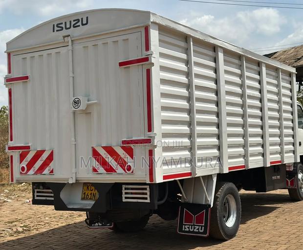 Isuzu NPR Local 2020 White - thumbnail 4