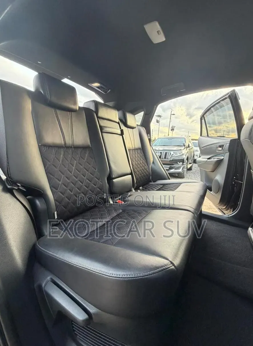 Toyota Harrier 2.0 2019