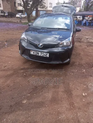 Toyota Vitz 1.3 FWD 3dr 2016 Black