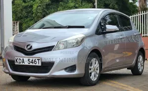 Toyota Vitz 1.3 FWD 5dr 2013 Silver