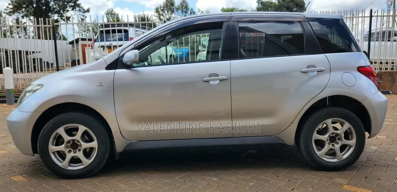 Toyota IST 2003 Silver