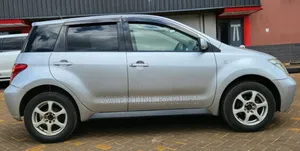 Toyota IST 2003 Silver