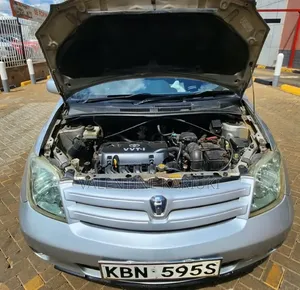Toyota IST 2003 Silver