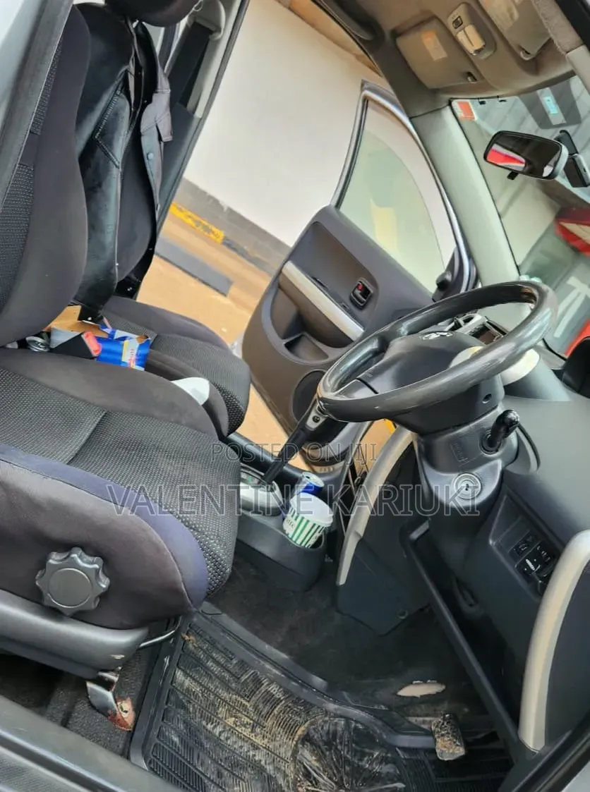 Toyota IST 2003 Silver